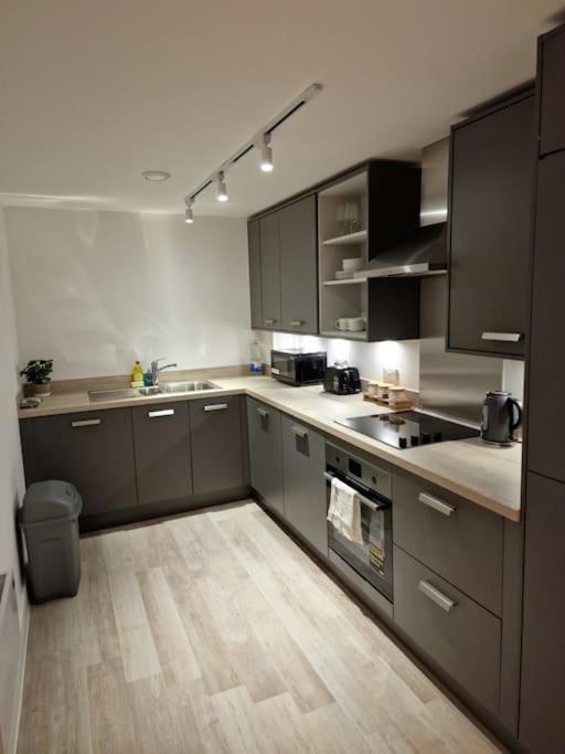 Modern-New Build Apartment In Birmingham Exterior photo