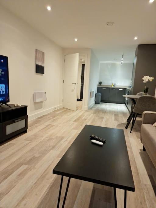 Modern-New Build Apartment In Birmingham Exterior photo